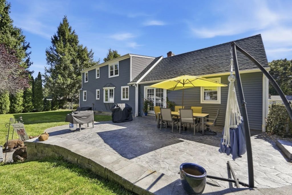 53 Glenwood Dr, Westfield