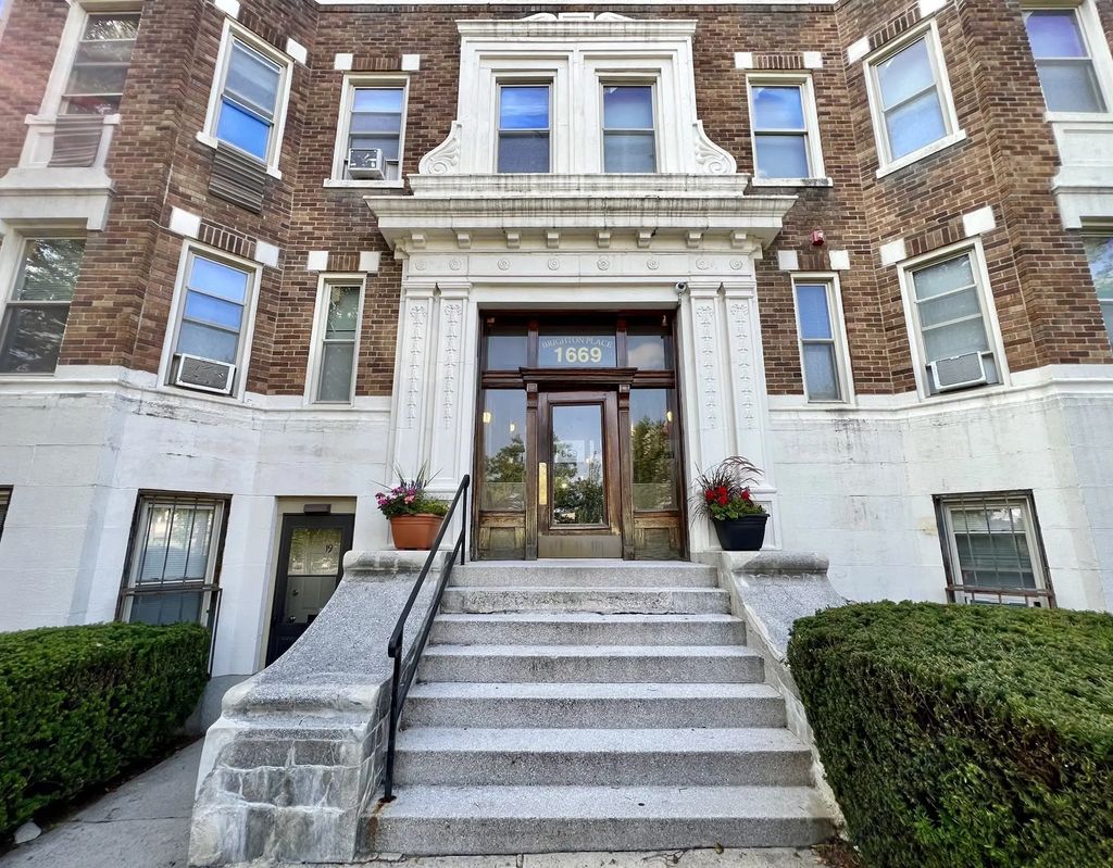 1669 Commonwealth Ave #3, Boston