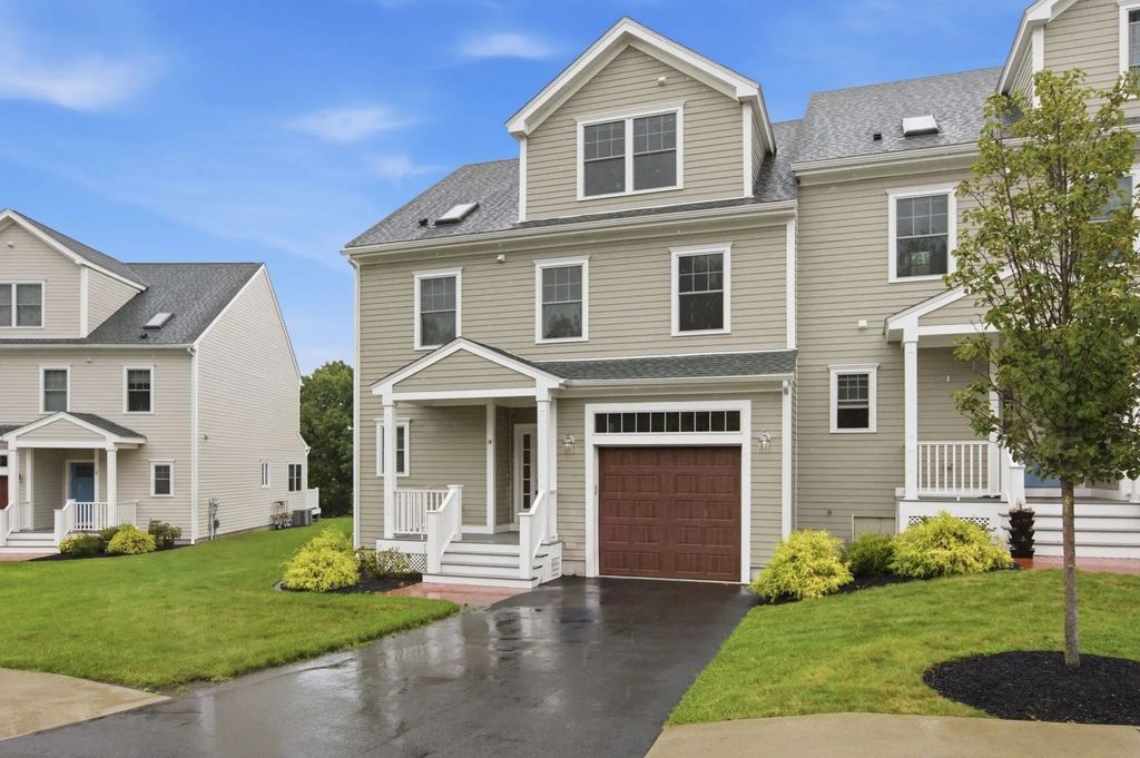 14 Blueberry Hill Ln #14, Melrose