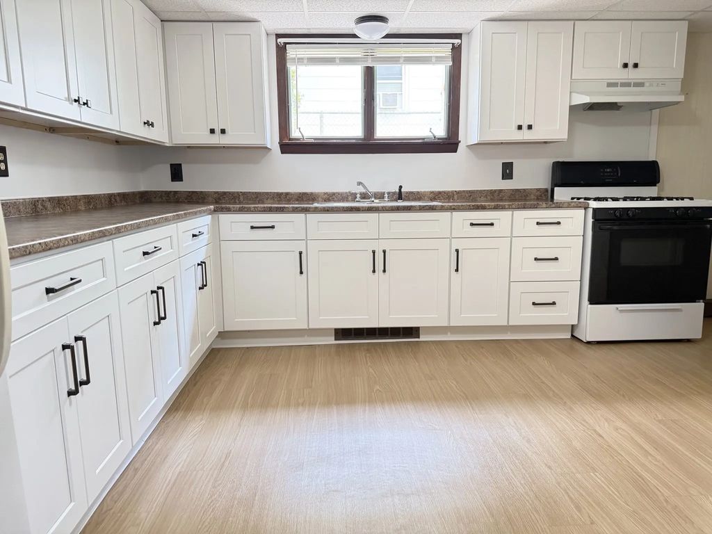 21 West Carpenter #b, Attleboro