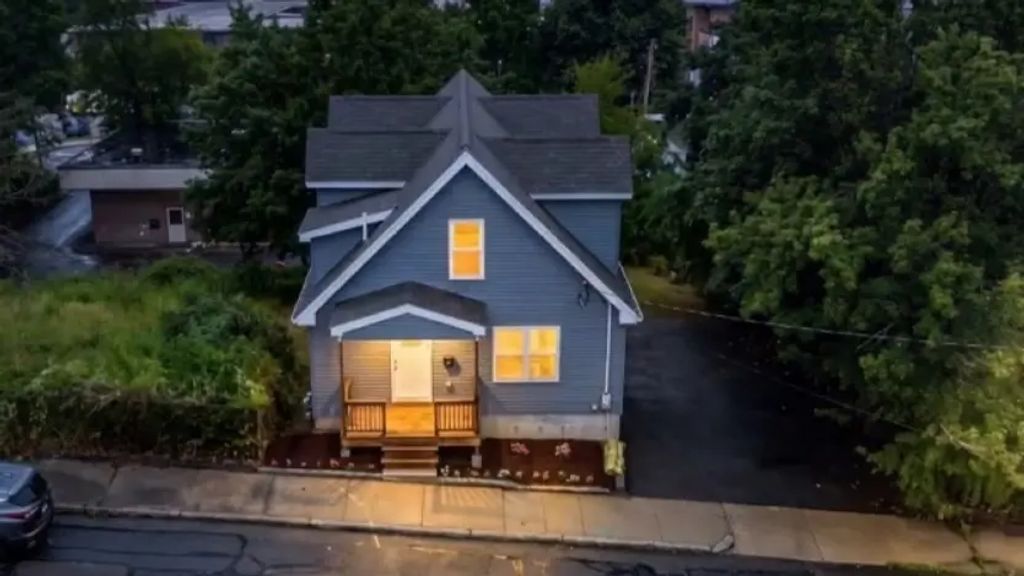 22 Plymouth St, Fitchburg