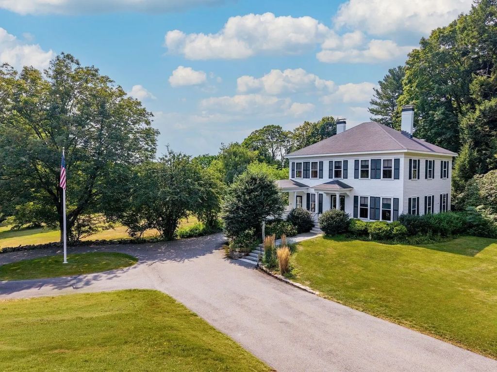 272 Fox Hill St, Westwood