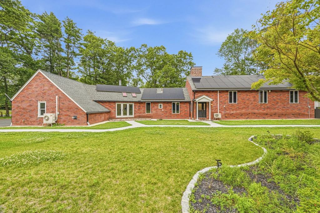 105 Georgetown Road, Boxford