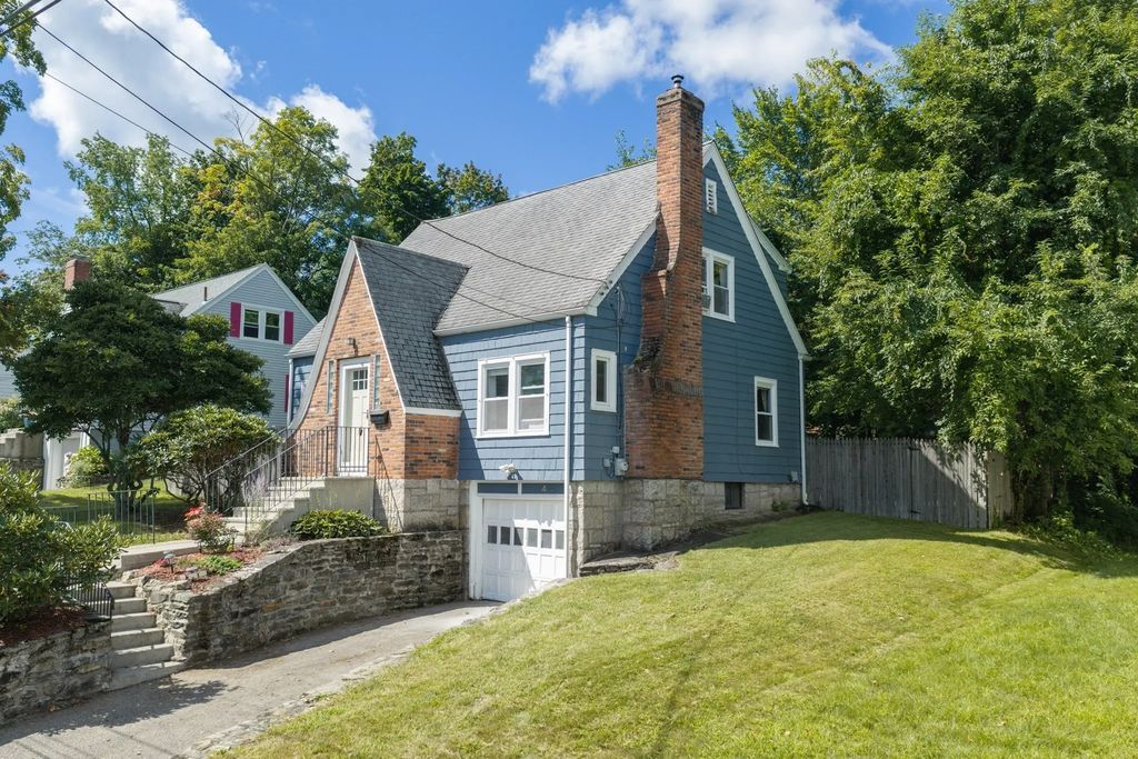 4 Maxdale Rd, Worcester