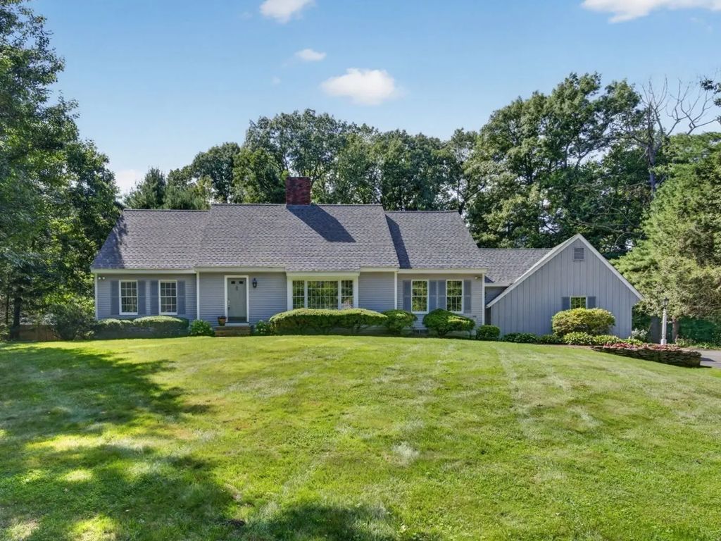 132 Brentwood Cir, North Andover