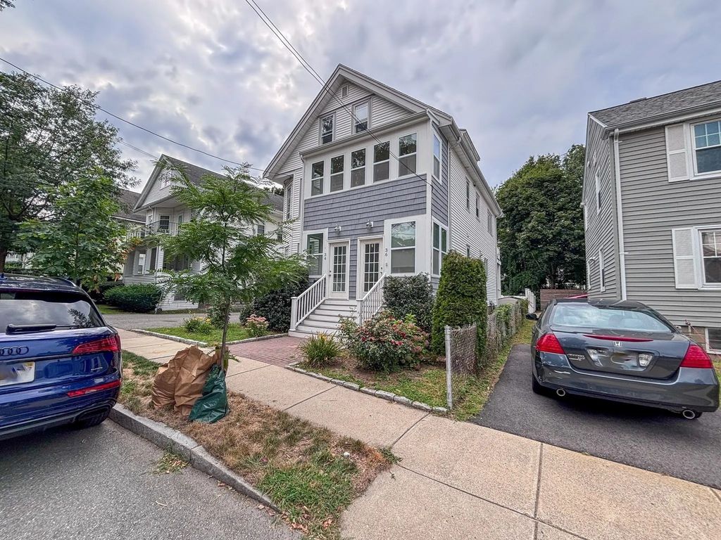 36 Oxford #36, Belmont