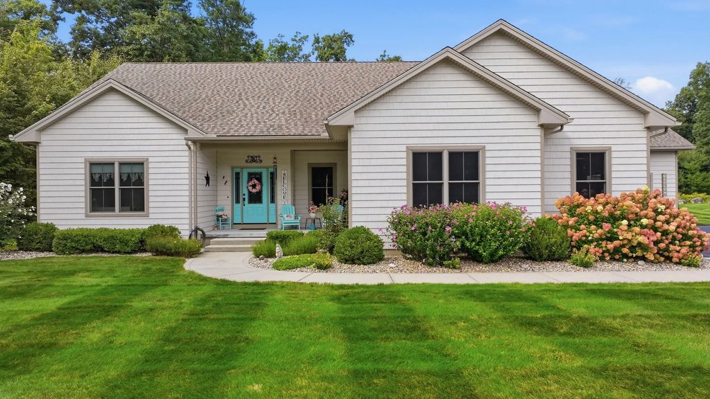 406 N Liberty St, Belchertown