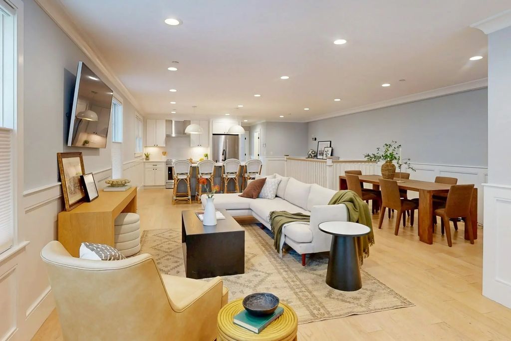 613 E 6th Street #1, Boston