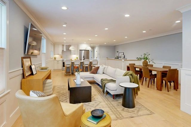 613 E 6th Street #1, Boston