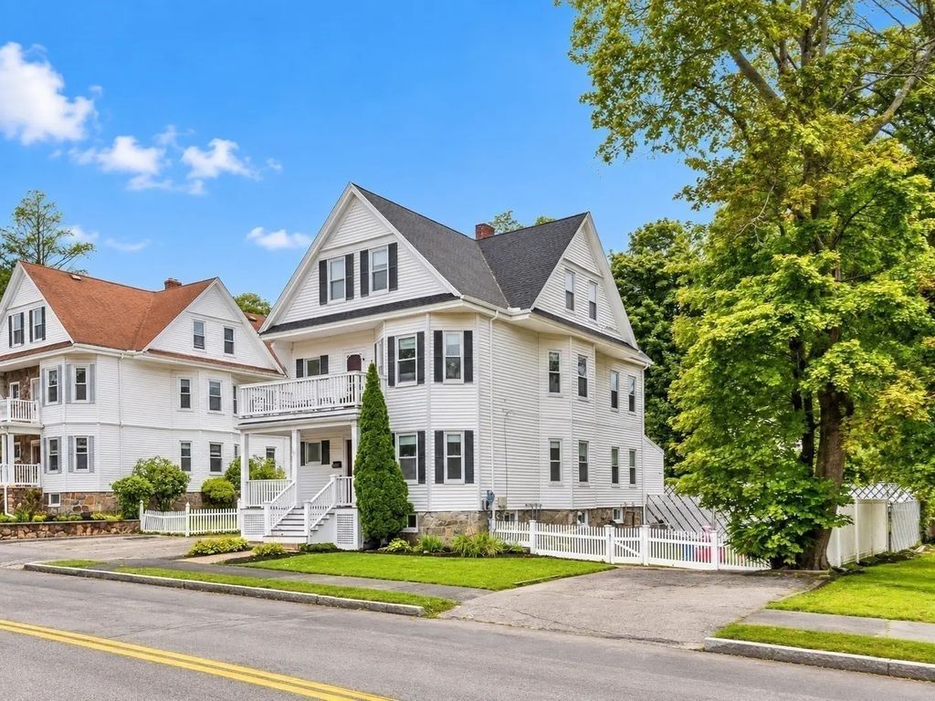 65 Chestnut St #1, Wakefield