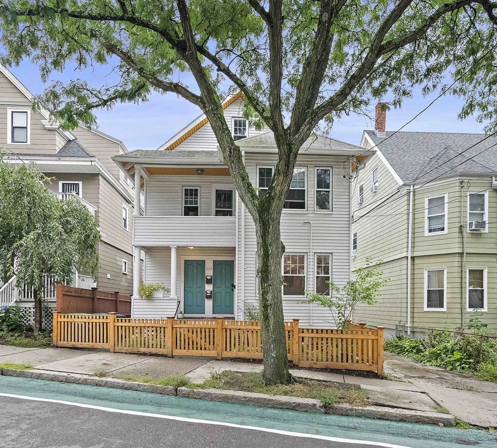 224 Summer St #1, Somerville