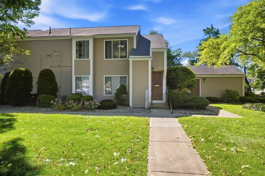 25 Nassau Dr #25, Springfield