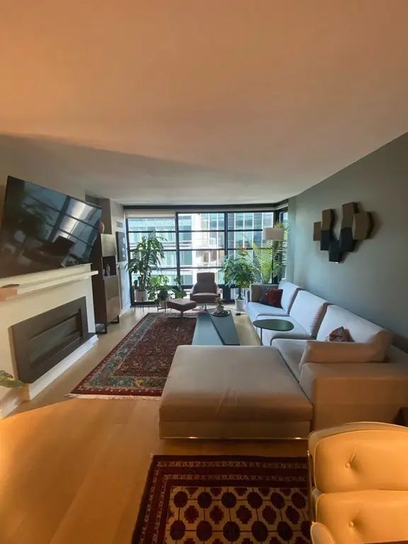 580 Washington St #711, Boston