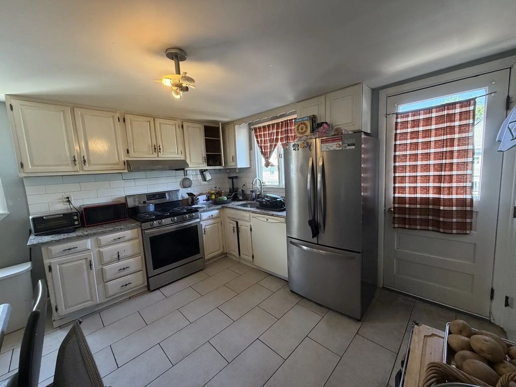 12 Appleton St #2, Malden