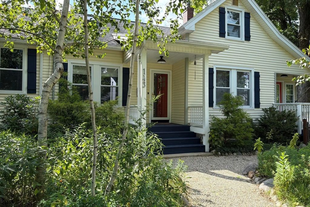 143 Park St, Easthampton