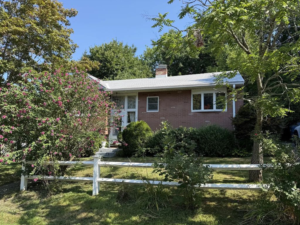 100 Walnut St, Canton