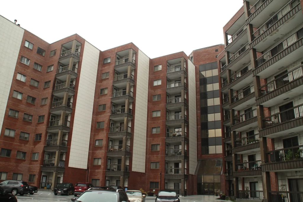 90 Quincy Shore Dr #219, Quincy