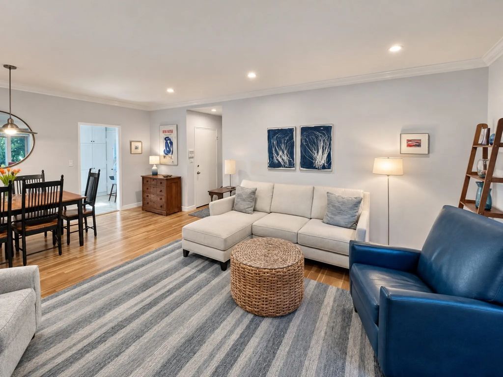 86 Griggs Rd #14, Brookline