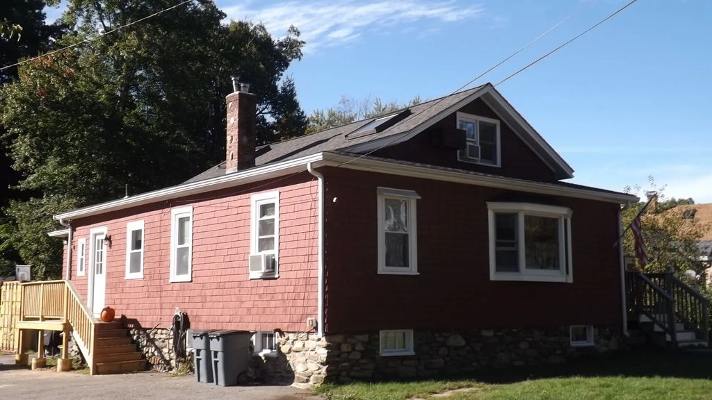 12 Middleton Street, Millbury