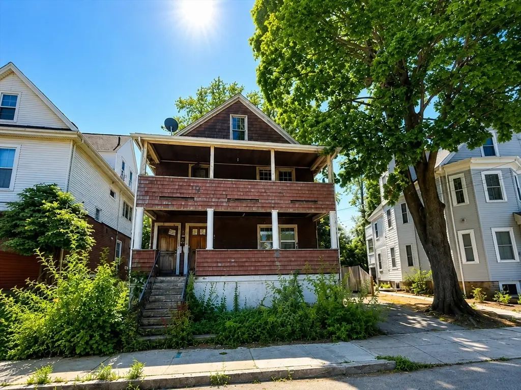 84 Orchard St, Medford