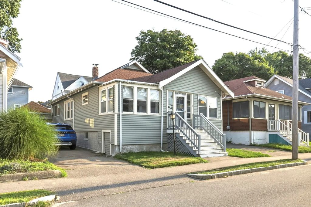 87 Edwin St, Quincy