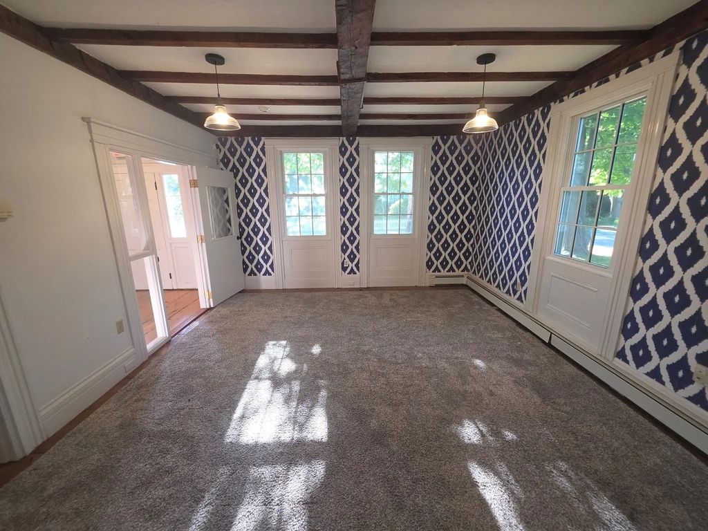 8 Hollis St #a2, Groton