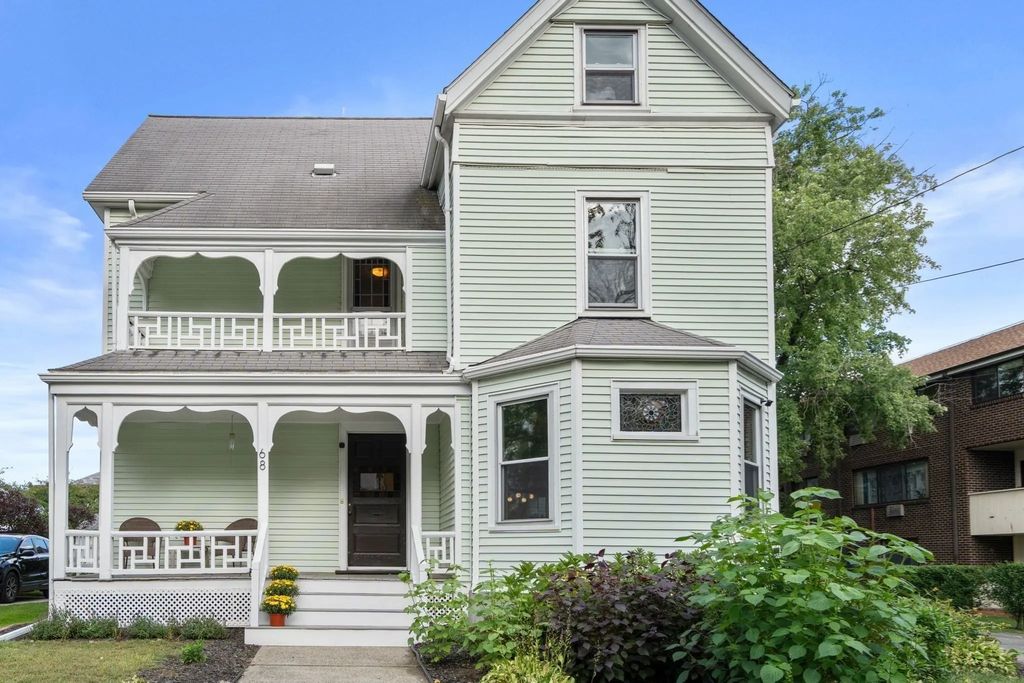 68 Brooks Avenue, Newton