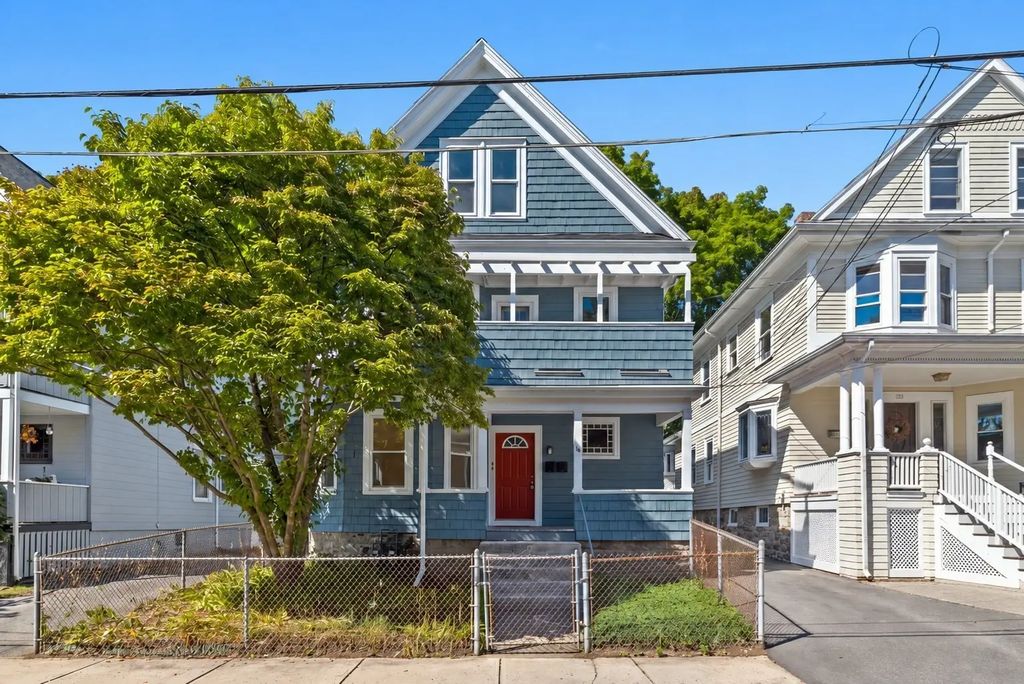 16 Usher Rd, Medford