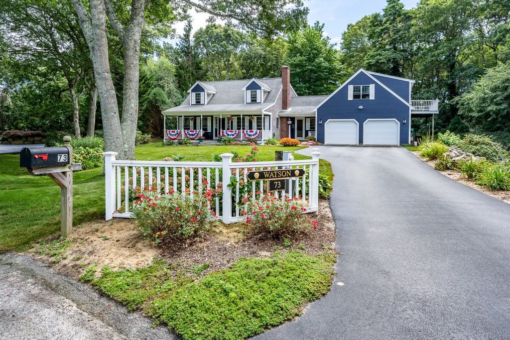 73 Desert Sands Ln, Yarmouth