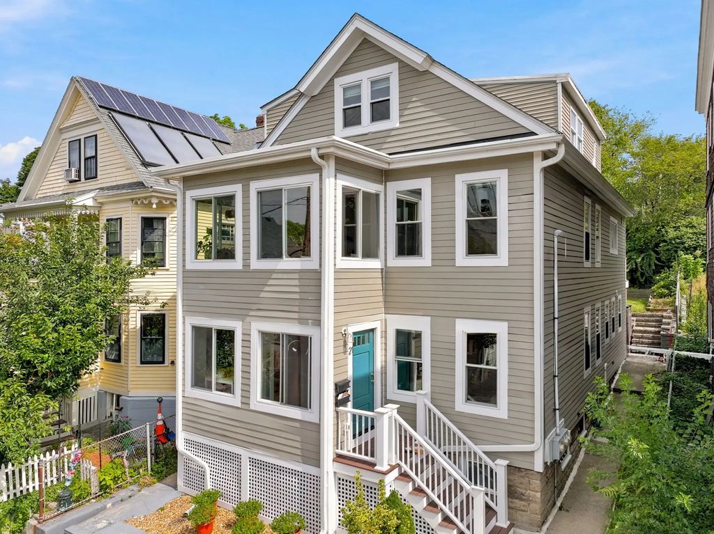 21 Malvern Avenue #1, Somerville