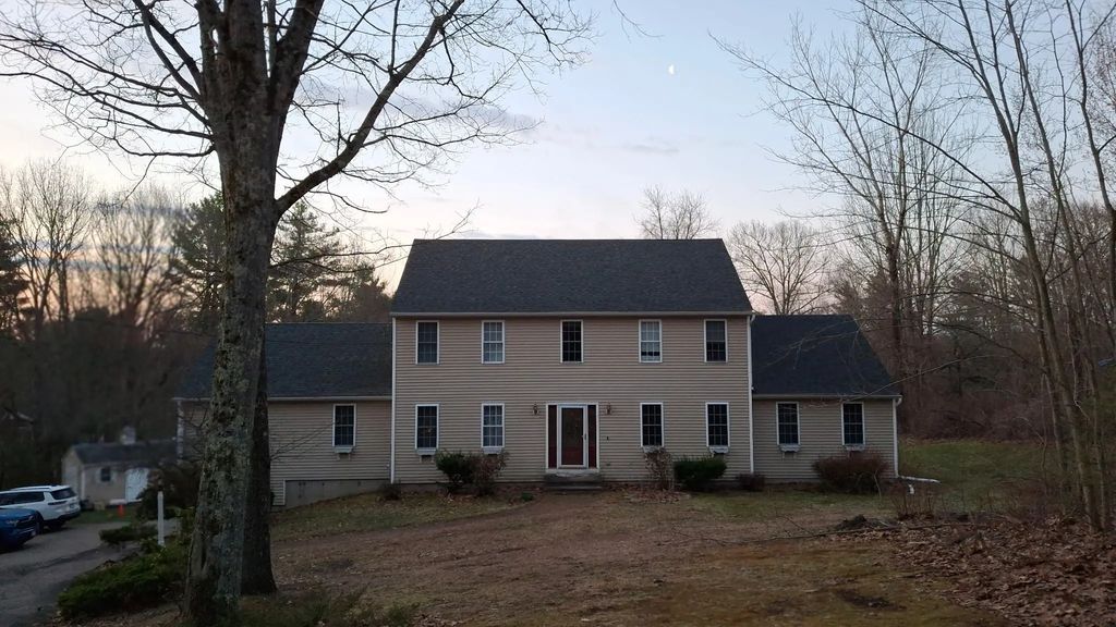 78 New Westminster Rd, Hubbardston