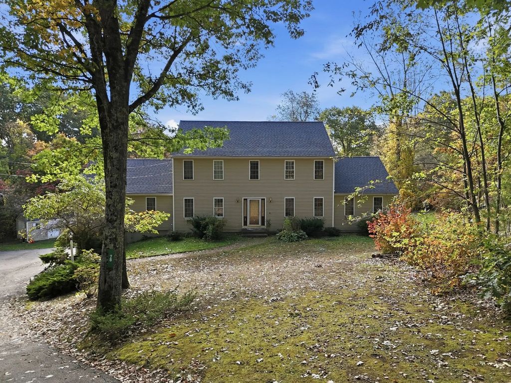 78 New Westminster Rd, Hubbardston