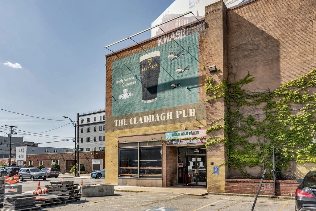 399 Canal St., Lawrence