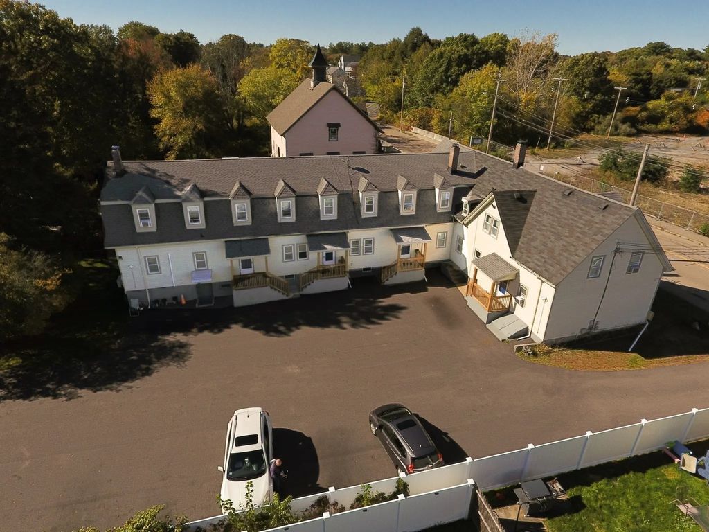 426 Whittenton Street, Taunton
