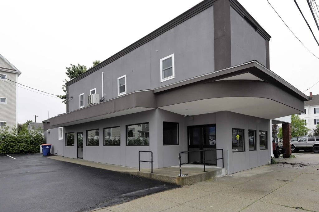 489a-b Ashley Blvd #a-b, New Bedford