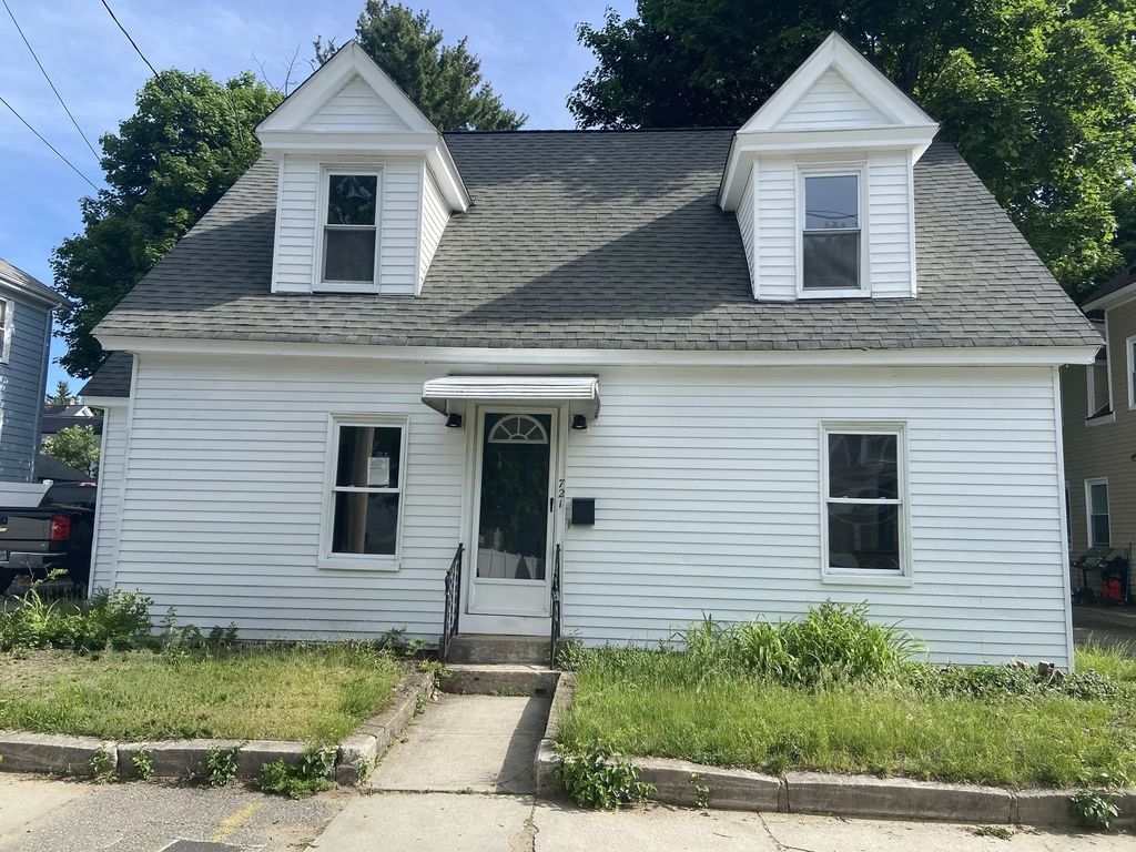 721 Blossom St, Fitchburg