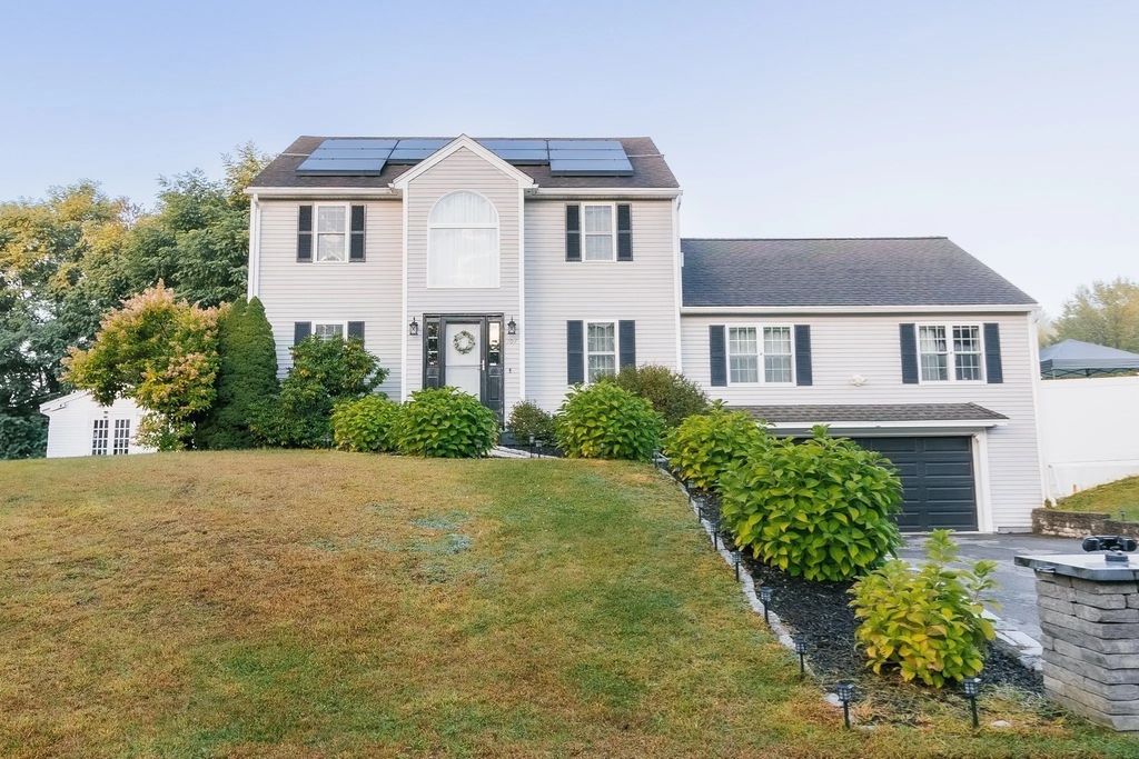 107 Bishop Rd, Fitchburg