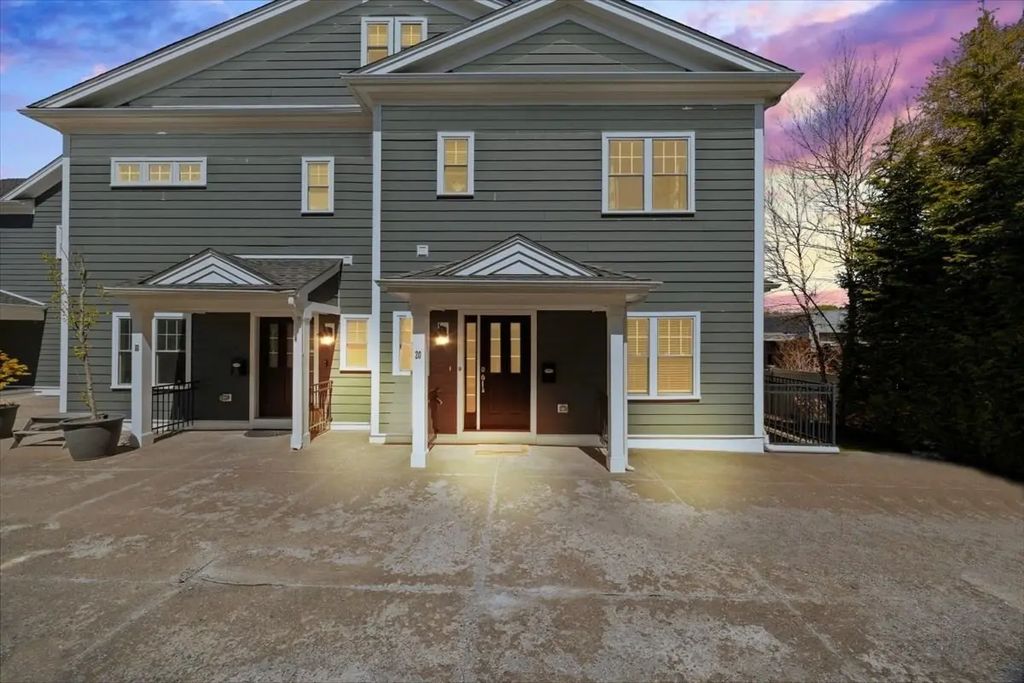 20 Dalby St #20, Newton
