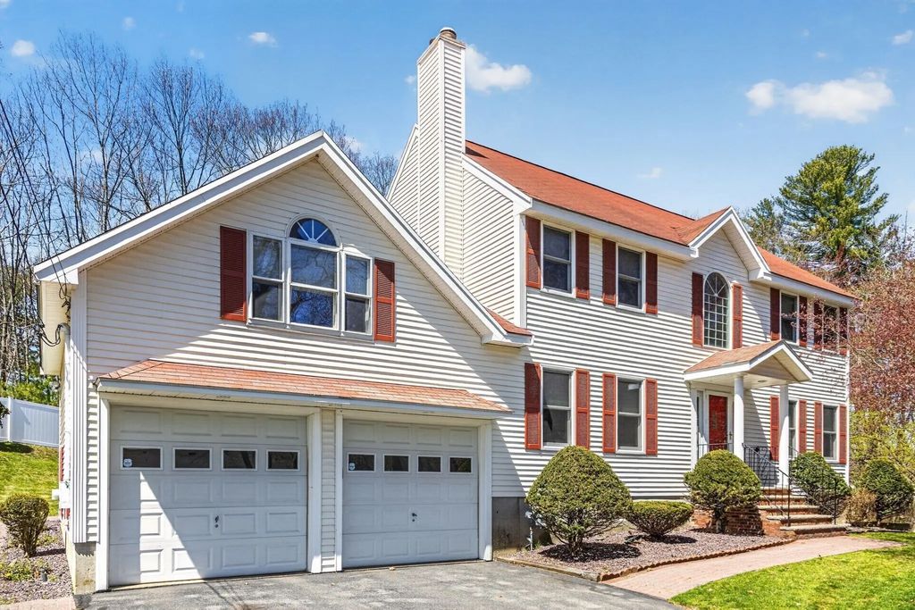 22 Mcrayne Hill Rd, Billerica