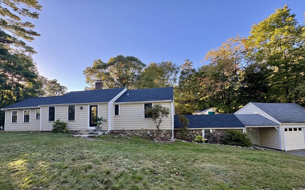 8 Forest Ave, Cohasset