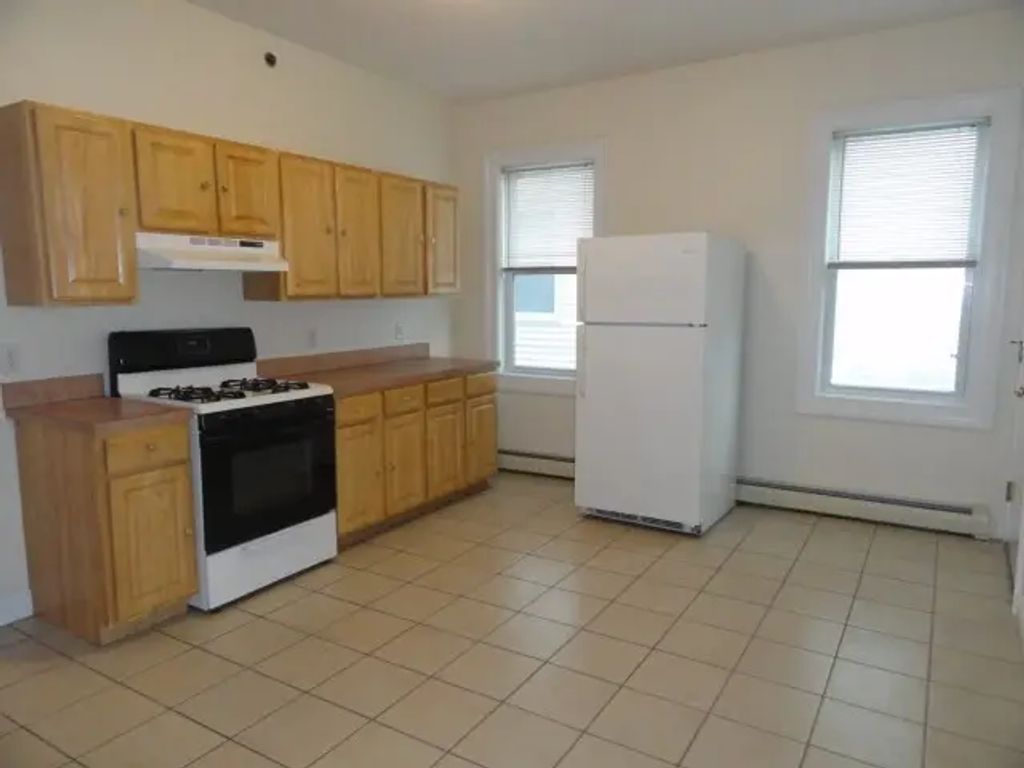 32 Rockland Ave #1, Malden