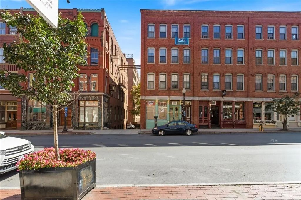 24 Washington St #301, Haverhill