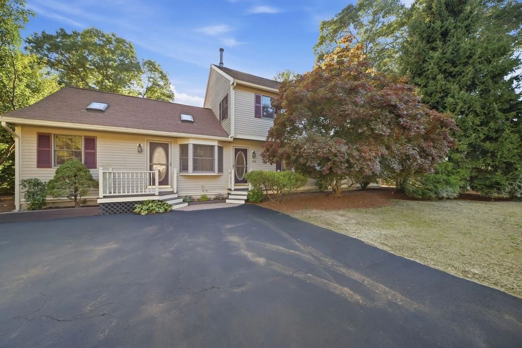 1289 Whipple Rd, Tewksbury