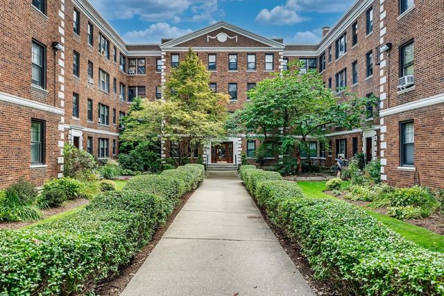 62 Queensberry St #204, Boston