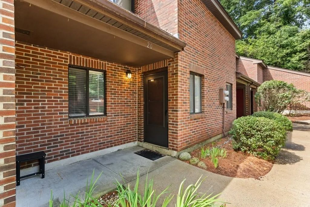 20 Highwood Dr #20, Franklin
