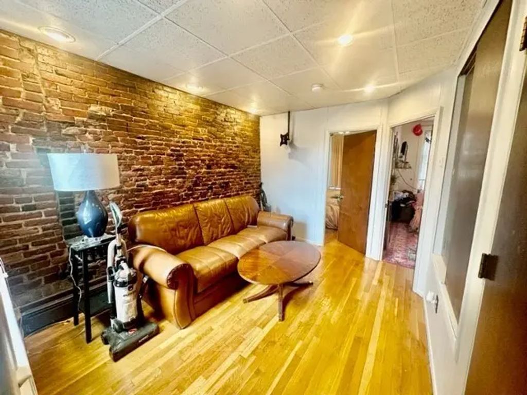 19 Margaret #4, Boston