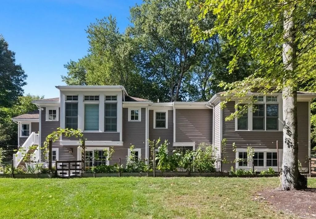 38 Hunnewell St, Needham