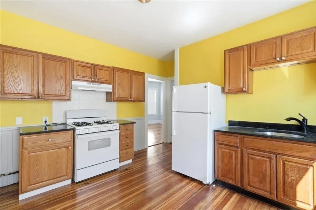 29 Mount Ida #3, Boston