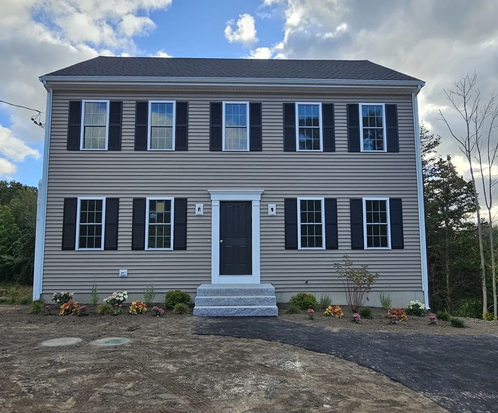 47 North Main Street, Freetown