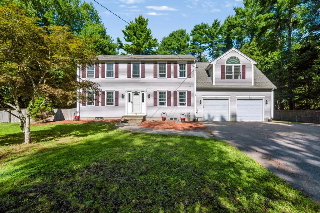 24 Evergreen Rd, Lakeville